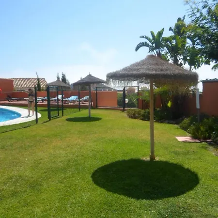 Traditional Townhouse, 4 Bed With Terraces And Private Bbq