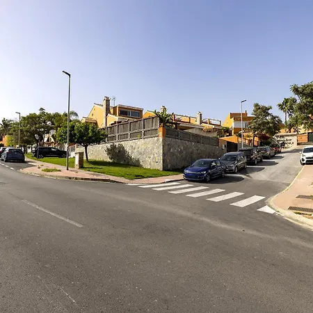 Traditional Townhouse, 4 Bed With Terraces And Private Bbq Feriehus *
