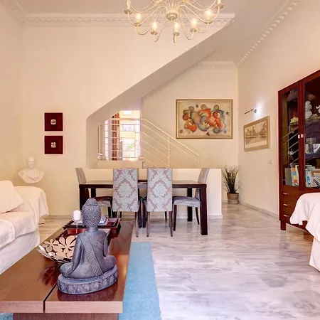 Feriehus Traditional Townhouse, 4 Bed With Terraces And Private Bbq