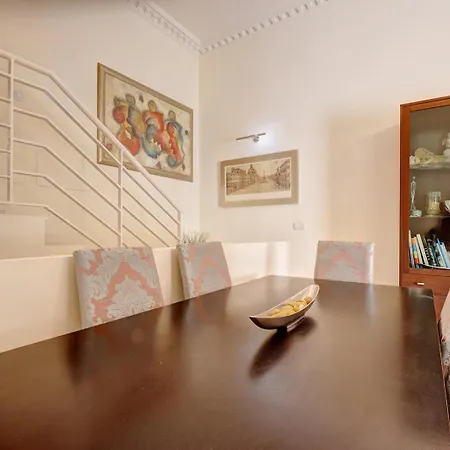 Traditional Townhouse, 4 Bed With Terraces And Private Bbq Holiday home Benalmadena