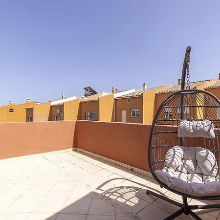 Traditional Townhouse, 4 Bed With Terraces And Private Bbq Feriehus Benalmádena