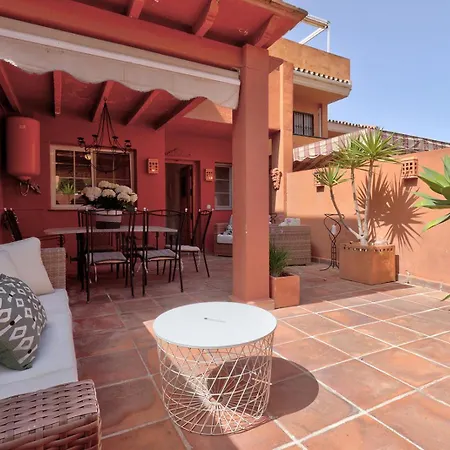 Traditional Townhouse, 4 Bed With Terraces And Private Bbq Benalmádena