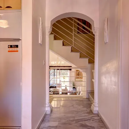 Traditional Townhouse, 4 Bed With Terraces And Private Bbq * Benalmádena