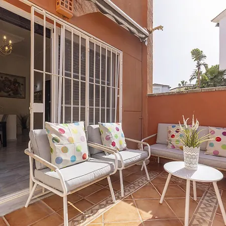 Traditional Townhouse, 4 Bed With Terraces And Private Bbq * Benalmádena