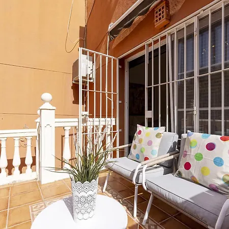 Traditional Townhouse, 4 Bed With Terraces And Private Bbq