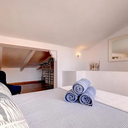 Traditional Townhouse, 4 Bed With Terraces And Private Bbq Feriehus *