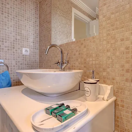 Feriehus Traditional Townhouse, 4 Bed With Terraces And Private Bbq Benalmádena
