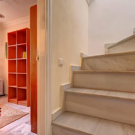 Traditional Townhouse, 4 Bed With Terraces And Private Bbq Benalmádena