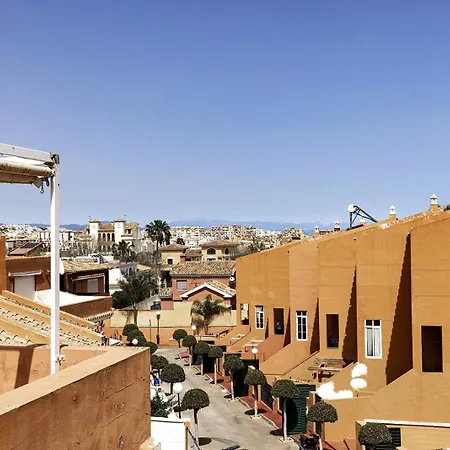 Traditional Townhouse, 4 Bed With Terraces And Private Bbq
