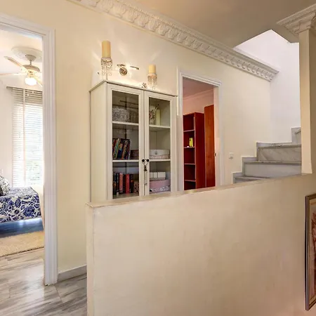 Feriehus Traditional Townhouse, 4 Bed With Terraces And Private Bbq