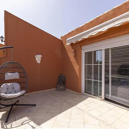 Feriehus Traditional Townhouse, 4 Bed With Terraces And Private Bbq Benalmádena