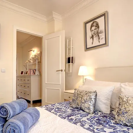 Traditional Townhouse, 4 Bed With Terraces And Private Bbq * Benalmádena